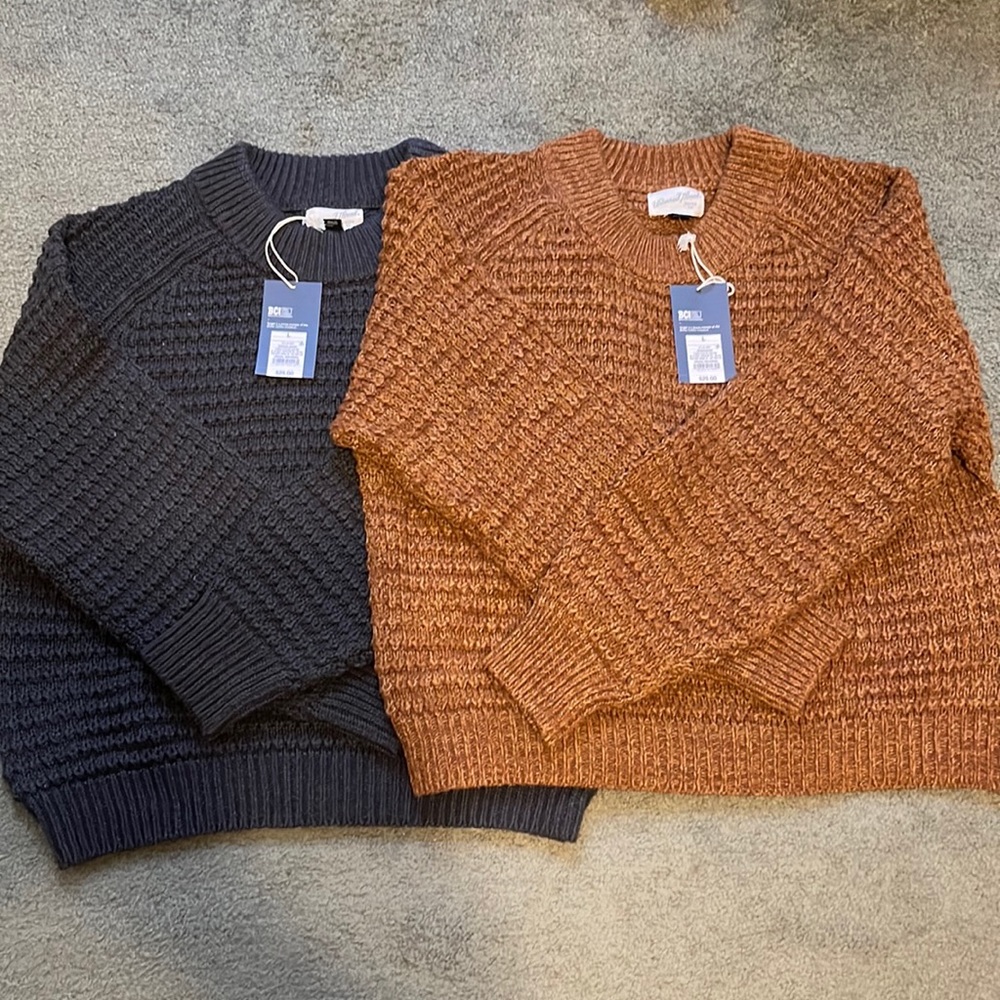 Target Universal Threads Sweaters. Size L. NWT!